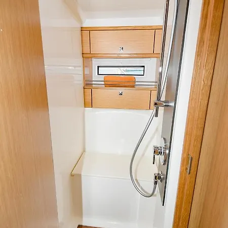 Hotel en barco Bavaria 56 / Velero