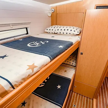 Hotel en barco Bavaria 56 / Velero